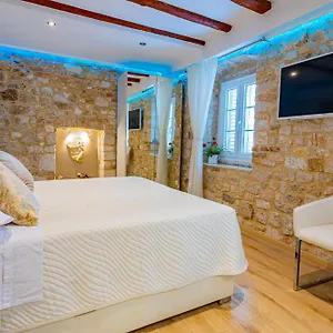 Pensjonat & Stars Free Parking, Trogir