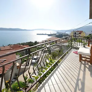 Ana Apartment