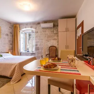 Apartament Dora -free Parking, Trogir